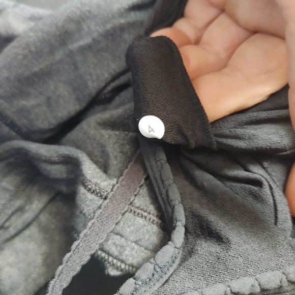 Lululemon activewear top - Picture 4 of 5